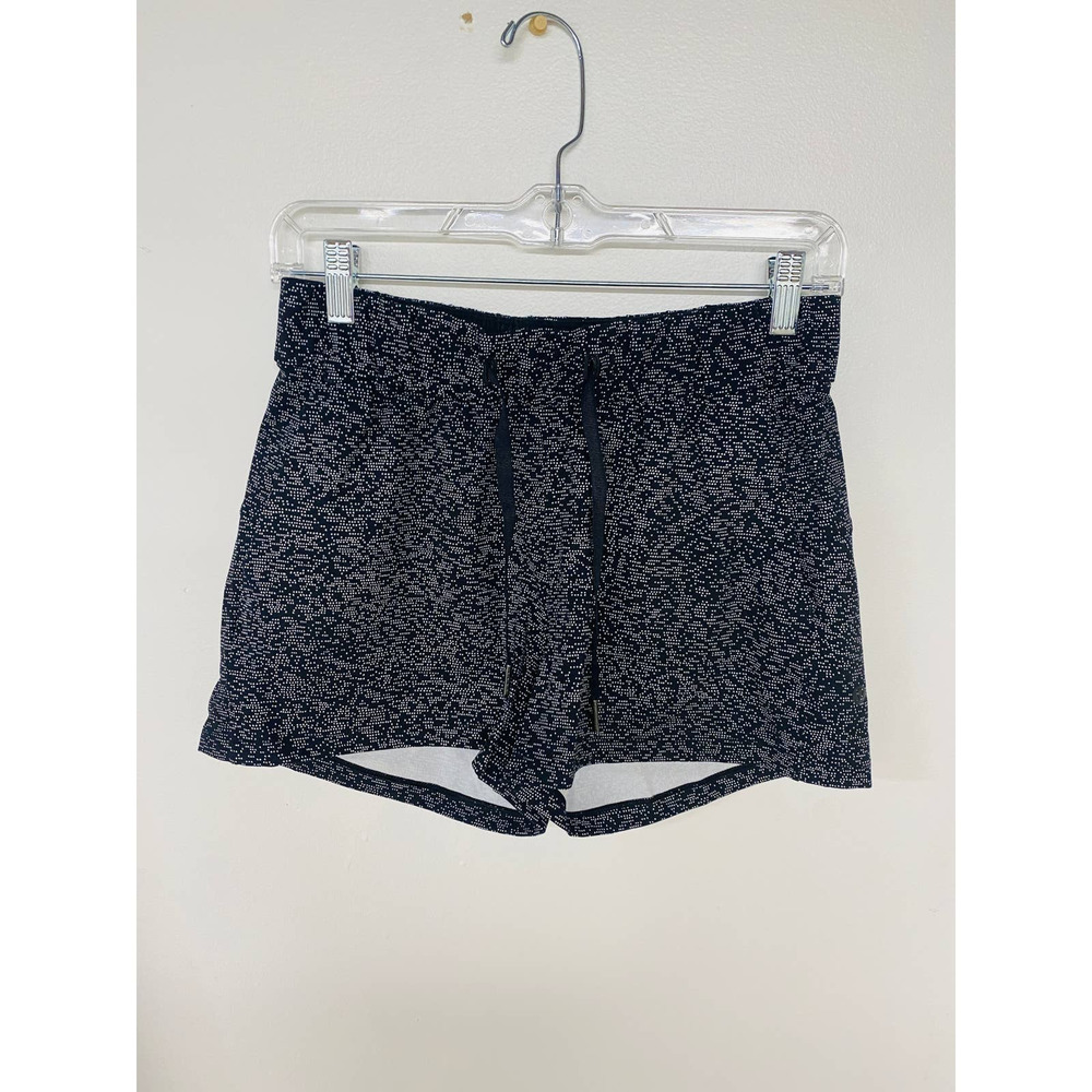 Lululemon On The Fly Short (2.5") Soundwave White Black